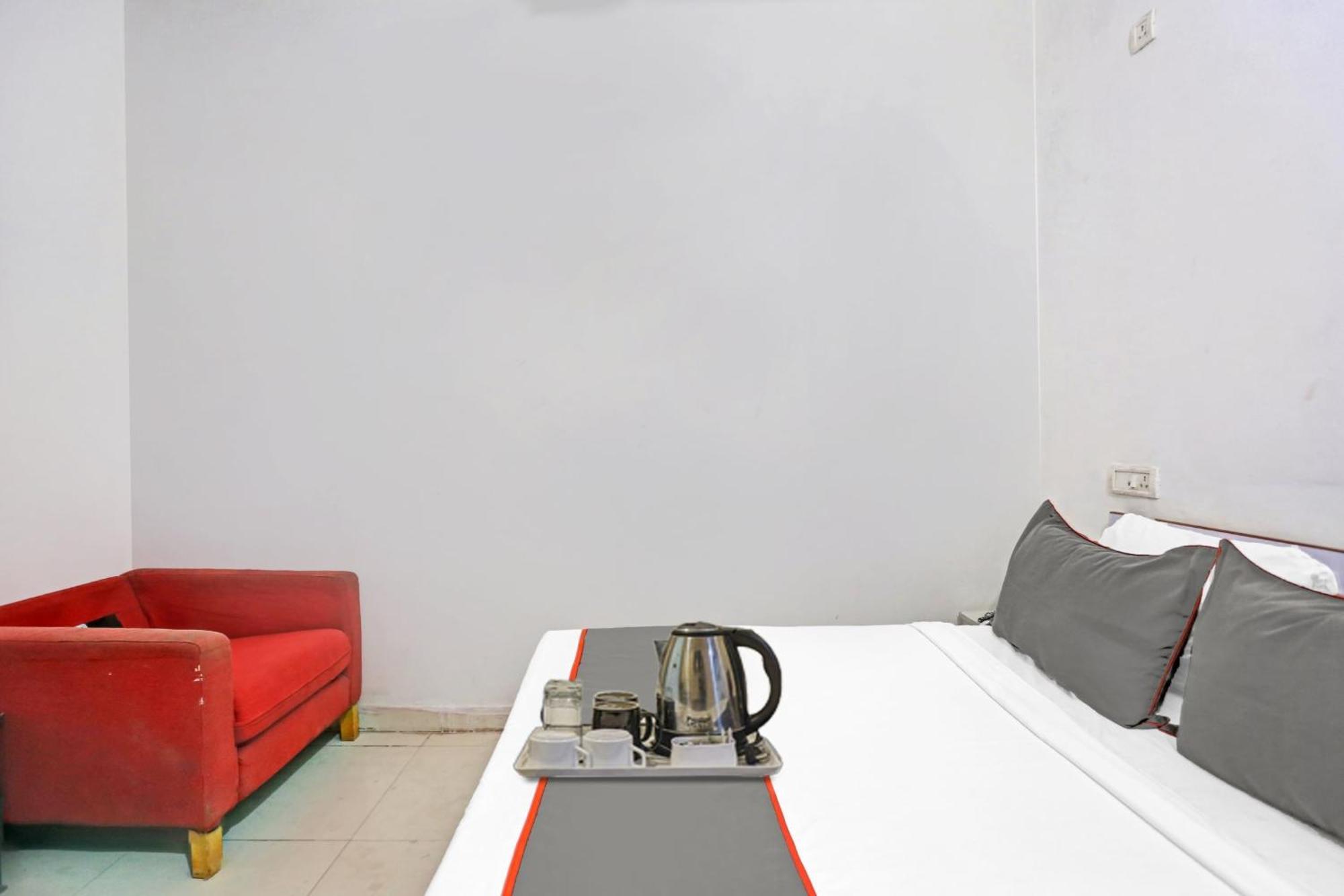 Hotel O Imperial Residency Near Dashrath Puri Metro Station Νέο Δελχί Εξωτερικό φωτογραφία