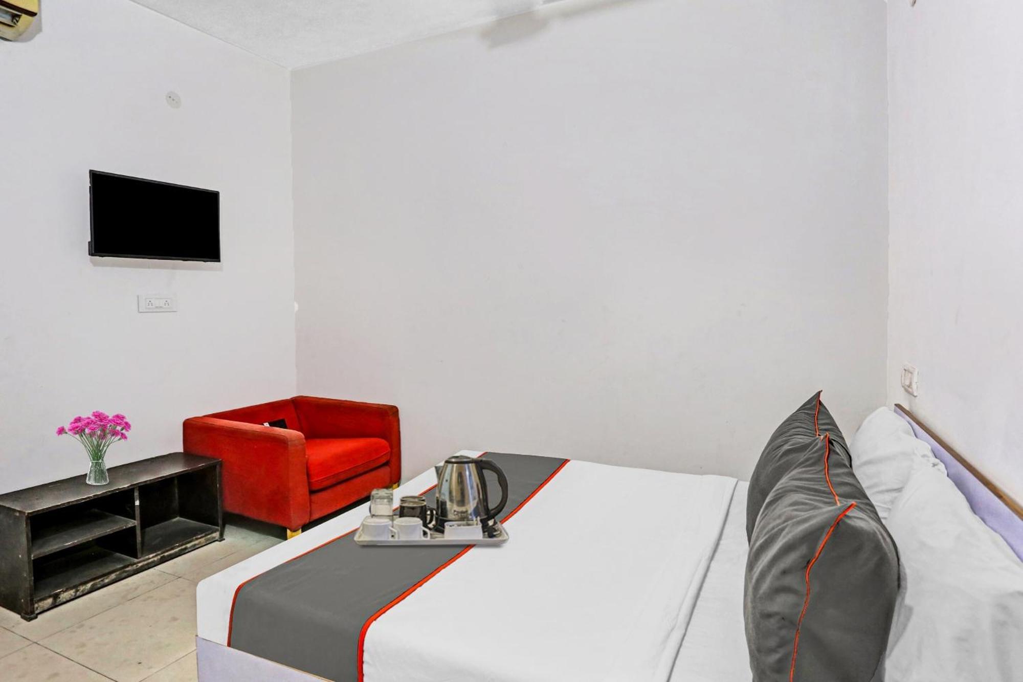Hotel O Imperial Residency Near Dashrath Puri Metro Station Νέο Δελχί Εξωτερικό φωτογραφία